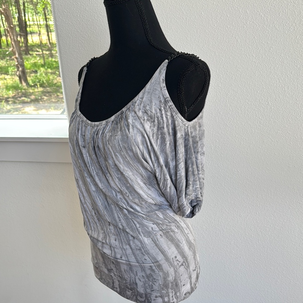 Metropark Gray Pattern Marbled shortsleeve Top w/ black chain shoulder,Small,NWT